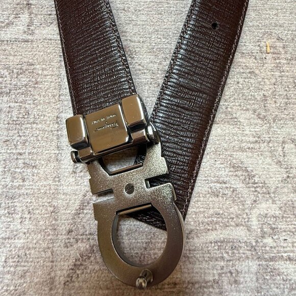 Men's Salvatore Ferragamo Reversible Leather Belt – Black/Brown, Size 31 - Picture 8 of 13